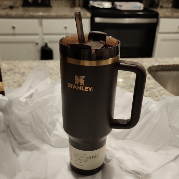 Stanley Chocolate Gold 40 Oz H2.0 Brown Quencher New In Box Authentic - Picture 9 of 14